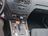 Second-hand Mercedes C200 Classic 184 CP (135 kW) 2007 Negru Berlinǎ