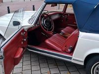 Gebraucht Mercedes 230 150 PS (110 kW) 1963 Weiß Cabrio