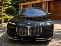 Gebraucht BMW 750e 489 PS (359 kW) 2024 Schwarz Limousine