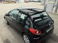 Gebraucht Peugeot 206 73 PS (53 kW) 2012 Schwarz Limousine
