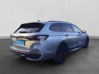 Gebraucht VW Passat R-line 150 PS (110 kW) 2024 Silber Kombi