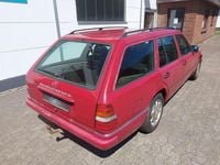 Gebraucht Mercedes 300 136 PS (100 kW) 1991 Rot Kombi