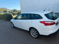 Gebraucht Ford Focus 2014 Weiß Kombi