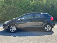 Second-hand Kia Rio 86 CP (63 kW) 2013 Negru Berlinǎ