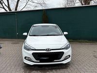 Gebraucht Hyundai i20 75 PS (55 kW) 2017 Weiß Kleinwagen