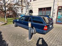 Gebraucht Mercedes E220 150 PS (110 kW) 1993 Blau Kombi