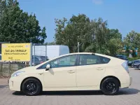 Gebraucht Toyota Prius Comfort 99 PS (72 kW) 2015 Weiß Limousine