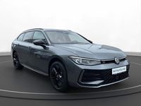 Gebraucht VW Passat R-line 193 PS (141 kW) 2025 Grau Kombi