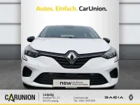 Gebraucht Renault Clio Equilibre 67 PS (49 kW) 2022 Arktis weiß (weiß) Kleinwagen