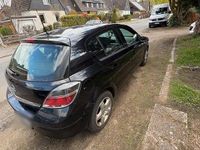 Second-hand Opel Astra 101 CP (74 kW) 2007 Negru Berlinǎ