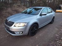 Używany Skoda Octavia Ambition 105 KM (77 kW) 2014 Srebrny Hatchback