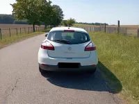 Używany Renault Mégane 110 KM (80 kW) 2015 Biały Sedan/Limuzyna