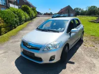 Gebraucht Toyota Auris Hybrid Life 136 PS (100 kW) 2012 Silber Limousine