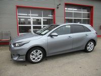Second-hand Kia Ceed 101 CP (74 kW) 2024 Argintiu Hatchback