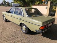 Gebraucht Mercedes 200 116 PS (85 kW) 1983 Grün Limousine