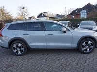 Gebraucht Volvo V60 CC Plus 197 PS (144 kW) 2023 Vapour grey Kombi