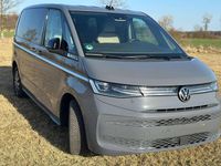 Gebraucht VW Multivan Pro 150 PS (110 kW) 2025 Grau Van