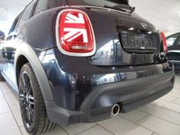 Gebraucht Mini Cooper Classic 136 PS (100 kW) 2021 Schwarz Kleinwagen