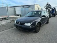 Second-hand VW Golf IV 100 CP (73 kW) 2002 Negru Hatchback