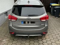 Gebraucht Kia Carens 141 PS (103 kW) 2018 Grau Van / Kleinbus