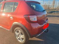 Gebraucht Dacia Sandero Stepway 90 PS (66 kW) 2016 Rot Limousine