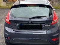 Gebraucht Ford Fiesta Trend 82 PS (60 kW) 2011 Grau Kleinwagen
