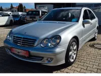 Gebraucht Mercedes 180 143 PS (105 kW) 2006 Iridiumsilber (metallic) Limousine