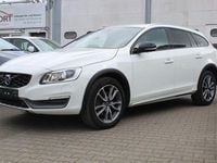 Gebraucht Volvo V60 CC Summum 190 PS (139 kW) 2015 White solid Kombi