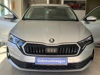 Gebraucht Skoda Octavia Selection 150 PS (110 kW) 2024 Brilliantsilber Kombi