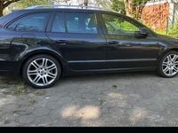 Gebraucht Skoda Superb 170 PS (125 kW) 2012 Schwarz Kombi