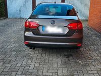 Gebraucht VW Jetta 122 PS (89 kW) 2014 Braun Limousine