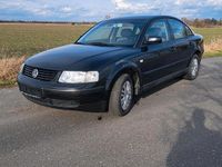 Gebraucht VW Passat 105 PS (77 kW) 2001 Schwarz Limousine