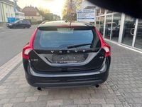 Gebraucht Volvo V60 Kinetic 150 PS (110 kW) 2011 Schwarz Kombi