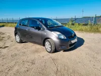 Gebraucht Toyota Yaris 69 PS (50 kW) 2010 Grau Kleinwagen