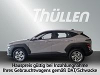 Neu Hyundai Kona Select 150 PS (110 kW) 2026 Grau SUV