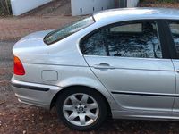 Gebraucht BMW 320 150 PS (110 kW) 2000 Limousine