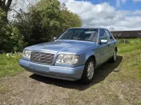 Brugt Mercedes E250 113 HK (83 kW) 1994 Blå Sedan