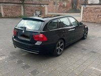 Gebraucht BMW 320 177 PS (130 kW) 2009 Schwarz Kombi