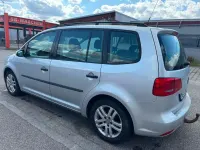 Gebraucht VW Touran Trendline 105 PS (77 kW) 2012 Silber Van / Kleinbus