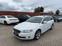 Gebraucht Volvo V70 Kinetic 215 PS (158 kW) 2014 Weiß Kombi