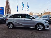 Gebraucht Mercedes B180 Style 122 PS (89 kW) 2015 Silber Van / Kleinbus