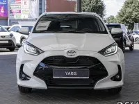 Neu Toyota Yaris Hybrid 116 PS (85 kW) 2025 Weiß Limousine