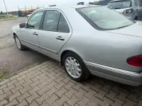 Gebraucht Mercedes E280 204 PS (150 kW) 1998 Silber Limousine