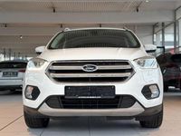 Gebraucht Ford Kuga Titanium 150 PS (110 kW) 2017 Weiß SUV
