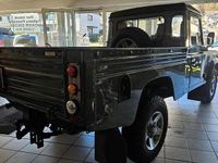 Gebraucht Land Rover Defender 122 PS (89 kW) 2009 Grün Pickup