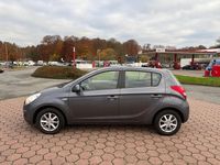 Gebraucht Hyundai i20 Classic 77 PS (56 kW) 2012 Grau Kleinwagen