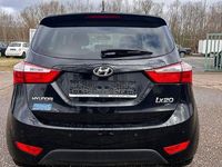 Gebraucht Hyundai i20 90 PS (66 kW) 2016 Schwarz SUV