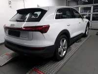 Gebraucht Audi e-tron Ambiente 230 kW (313 PS) 2023 Weiß SUV