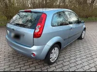 Gebraucht Ford Fiesta 70 PS (51 kW) 2007 Blau Kleinwagen