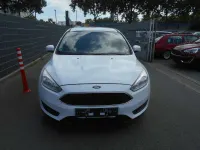 Gebraucht Ford Focus Trend 101 PS (74 kW) 2016 Frostweiß Kleinwagen
